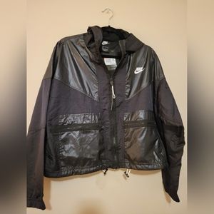 Women's Cropped Nike Windbreaker